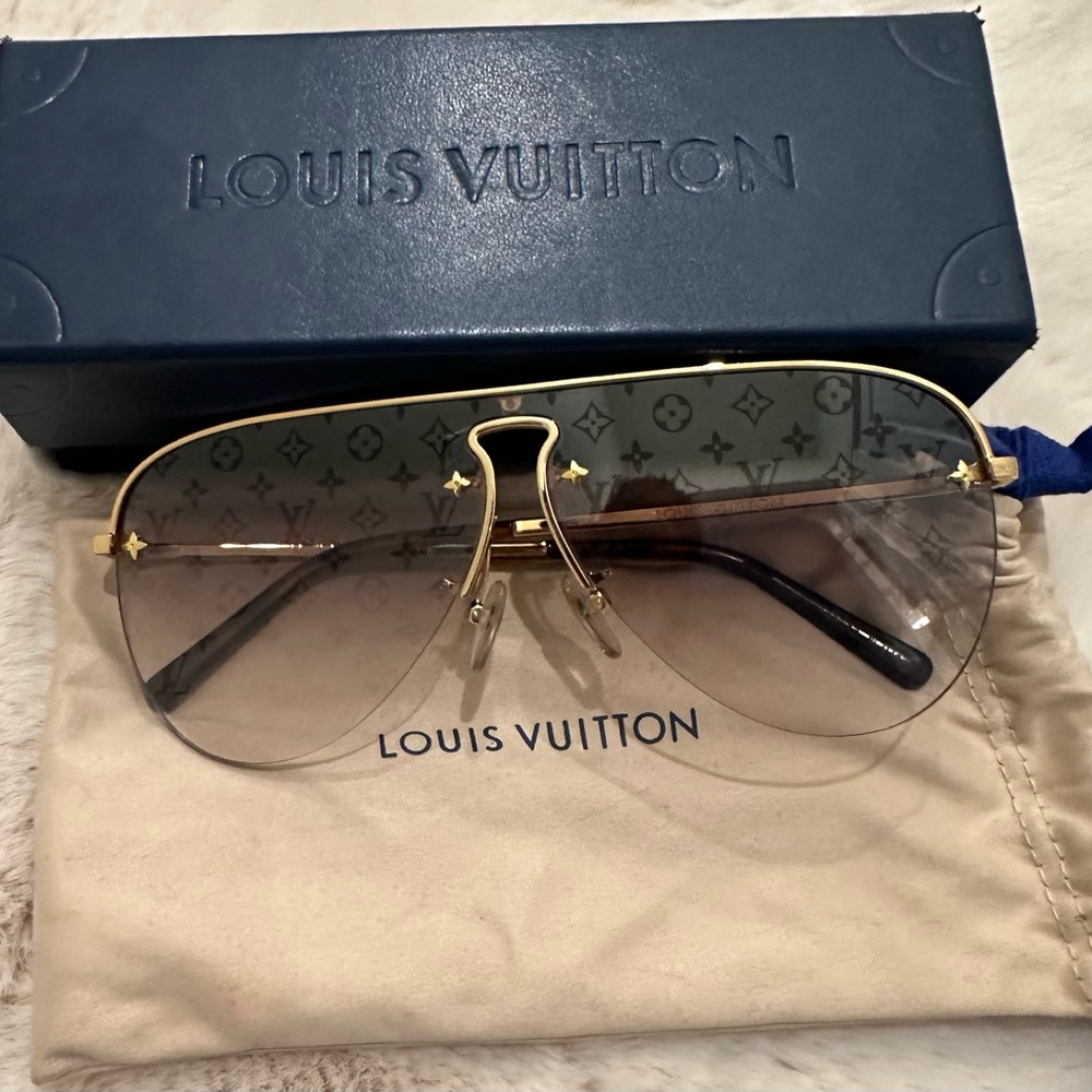 Louis Vuitton Grease mask sunglasses